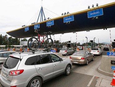 Más de 150 mil vehículos ya han abandonado Santiago por fin de semana largo