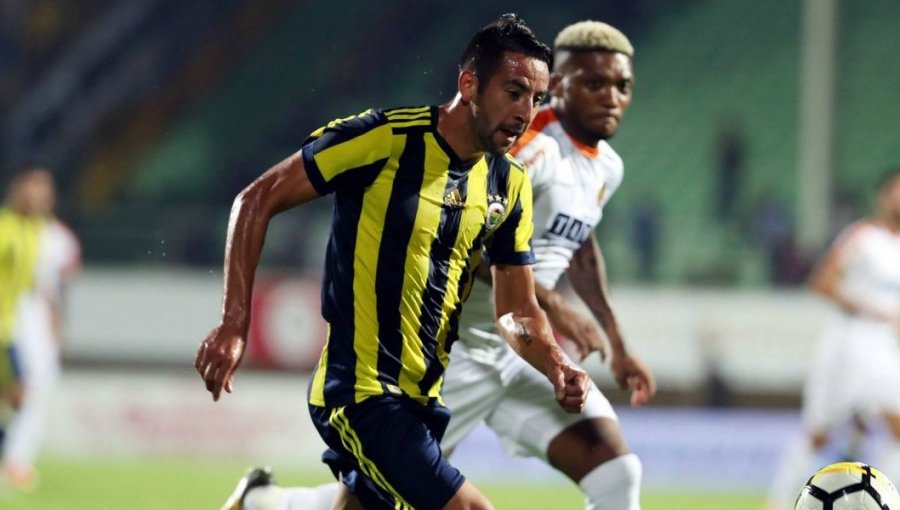 Turquía: Fenerbahce de Mauricio Isla superó al cuadro de Junior Fernandes