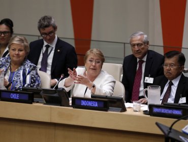 Bachelet se reunió con canciller mexicano y expresó solidaridad por el terremoto