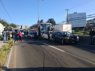 Choque múltiple en ruta que une Viña del Mar y Quilpué deja a 14 heridos