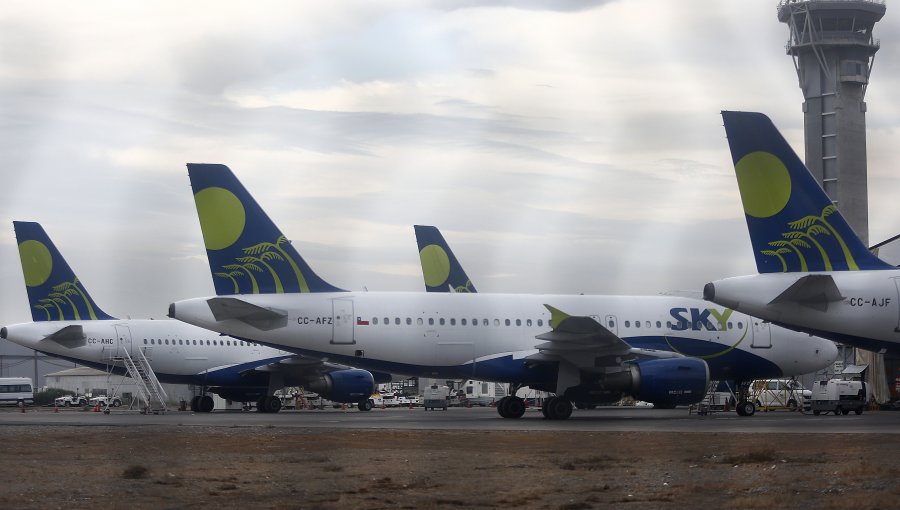 Sky deberá pagar $10 millones a pasajero bajado violentamente de avión en Calama