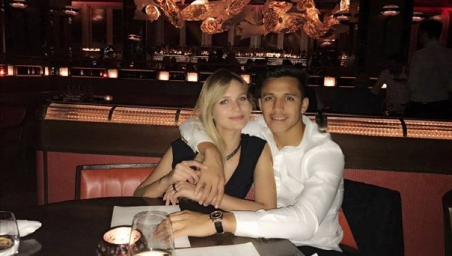 La romántica cena de Alexis Sánchez y Mayte Rodríguez que se viralizó en Instagram