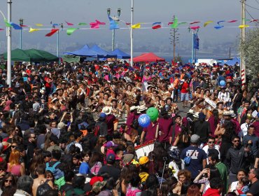 Diputado Cornejo pidió “respetar y cuidar” Valparaíso en Carnaval Mil Tambores