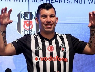 Con un Medel a gran nivel como lateral, Besiktas volvió a festejar en Champions