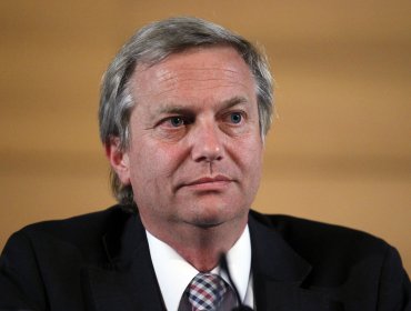 Kast pide fiscal para investigar presuntos nexos entre mapuches y U. de Chile