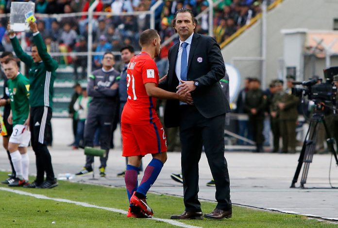 ¿Crisis en la selección?: Plantel de la Roja estaría molesto por exclusión de Marcelo Díaz