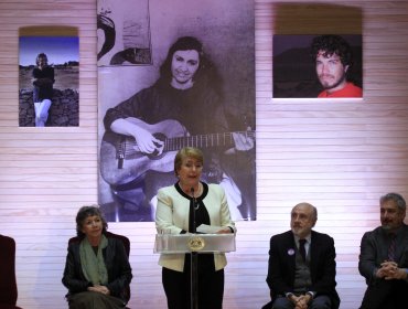 Bachelet: Todos los matices del sentimiento humano caben en la obra de Parra