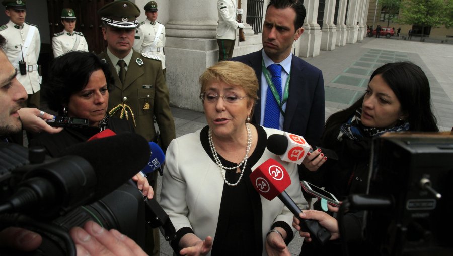 Presidenta Michelle Bachelet desmiente que Aleuy haya presentado renuncia