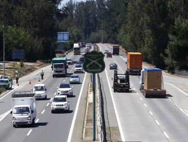 Se estima que 370 mil vehículos salgan de la capital este fin de semana largo