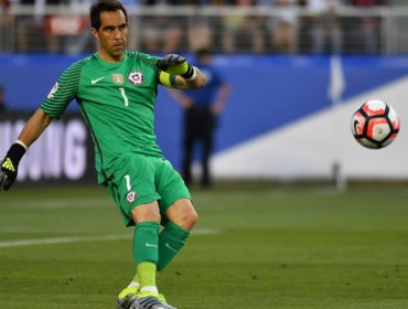 Claudio Bravo: “Queremos ver a Chile hacer historia y nos aferramos a eso”