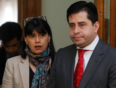 Ex Ministra Javiera Blanco y Senador Pedro Araya sufren portonazo en Providencia