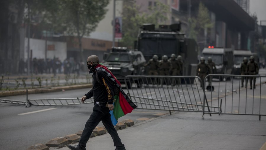 48 detenidos en marcha por “Día de la Raza”: Dos fueron sorprendidos con molotovs