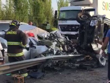 Tres muertos y dos personas heridas dejó grave accidente en Requínoa