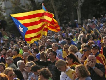 España al Rojo: Duro llamado a catalanes a obedecer al Gobierno Central