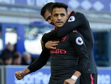 Alexis aportó con gol y asistencia en remontada de Arsenal ante Everton