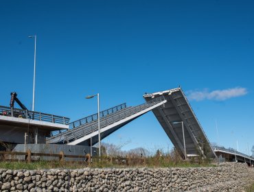 Informe recomienda reparar el puente Cau Cau en lugar de demolerlo