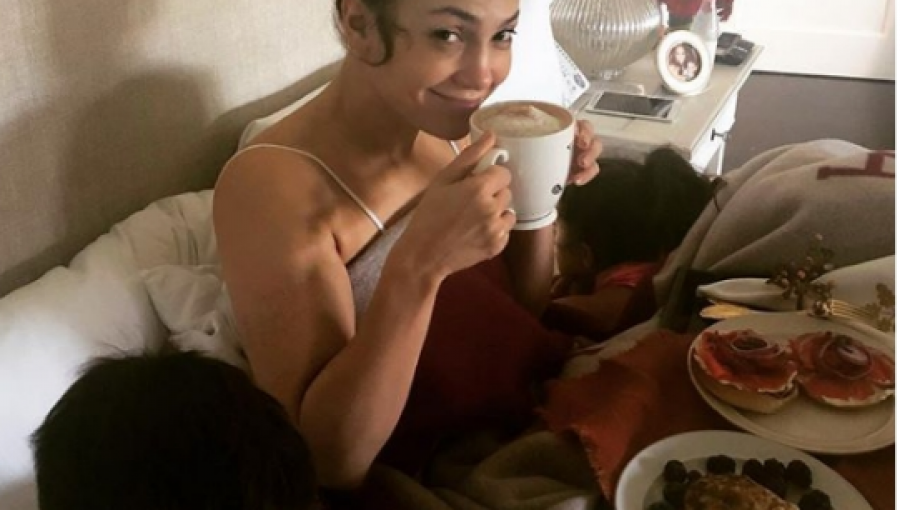 Jennifer López al natural: Fotos recién despertando se hizo viral en redes sociales