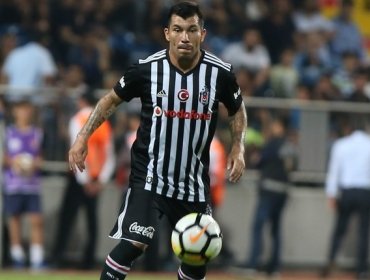 Besiktas de Medel quedó a un paso de la clasificación en Champions