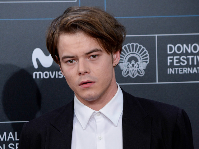 Actor de "Stranger Things" se disculpa con fanáticos tras ser detenido por posesión de cocaína