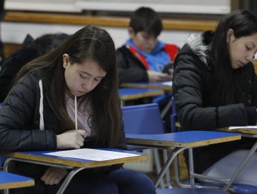 Estudio internacional da a conocer que estudiantes chilenos tienen bajo nivel de conocimiento cívico