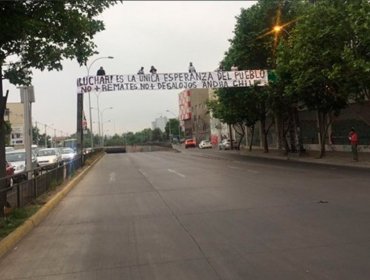 Nueve detenidos deja protesta de Andha Chile en céntrica esquina de Santiago