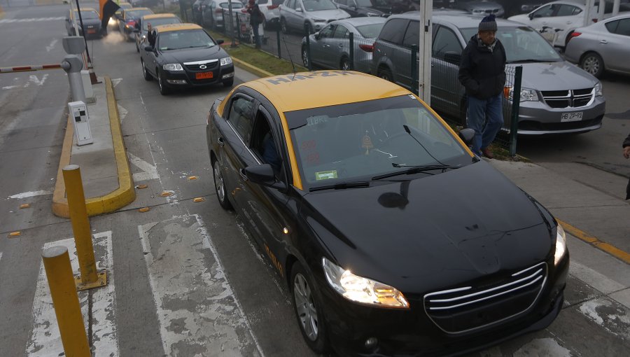 Taxista que atropelló a un carabinero en aeropuerto se entregó a la PDI