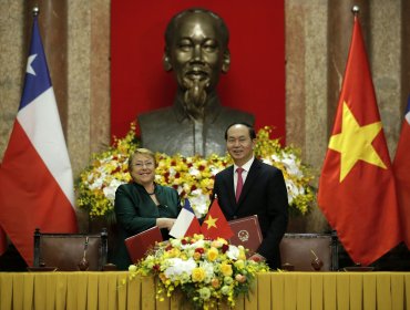 Presidenta Bachelet firmó acuerdos con el mandatario de Vietnam en Hanói