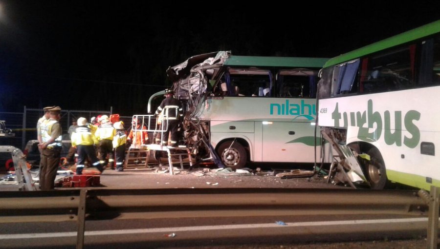 Pelequén: Choque entre dos buses deja tres fallecidos y decenas de heridos