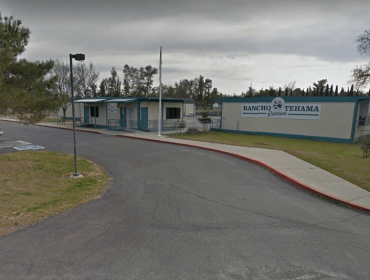 Tres personas mueren en tiroteo en escuela primaria de California