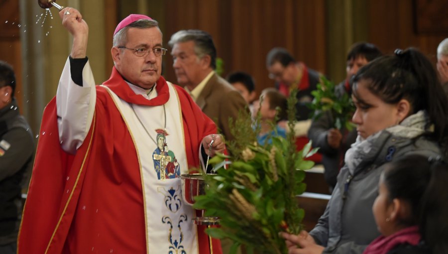 Cura exorcista hará misa para purificar catedral de Osorno y apoyar a obispo