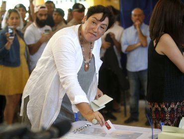 Sánchez se emocionó hasta las lágrimas por apoyo popular en local de votación