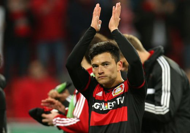 Leverkusen triunfó en Bundesliga con Charles Aránguiz en cancha