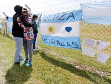 Familias de tripulantes submarino argentino desaparecido abandonan base tras malas noticias