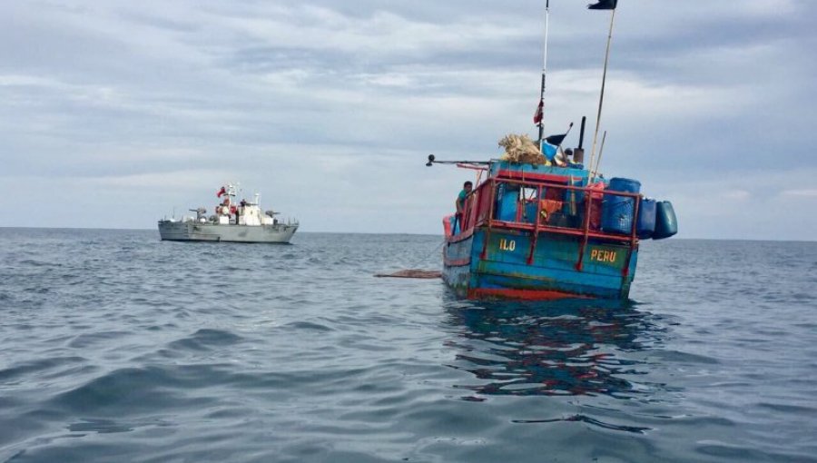 Armada Chilena detiene a buque peruano en Arica tras violar Zona Económica Exclusiva