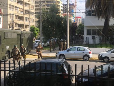 Balacera al interior de Comisaría de Carabineros en Viña del Mar: Hombre se parapetó al interior