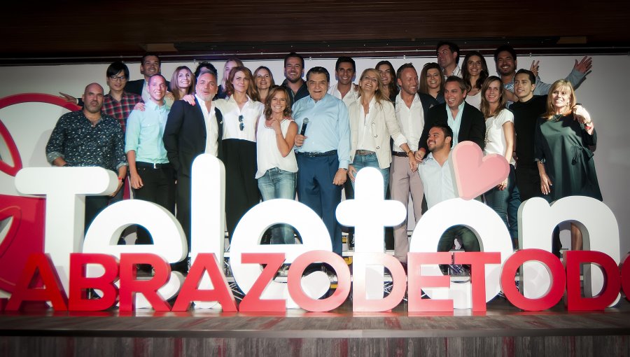 #TeletonChile 2017: Estos son los rostros tras la "mesa digital" de las 27 horas de amor