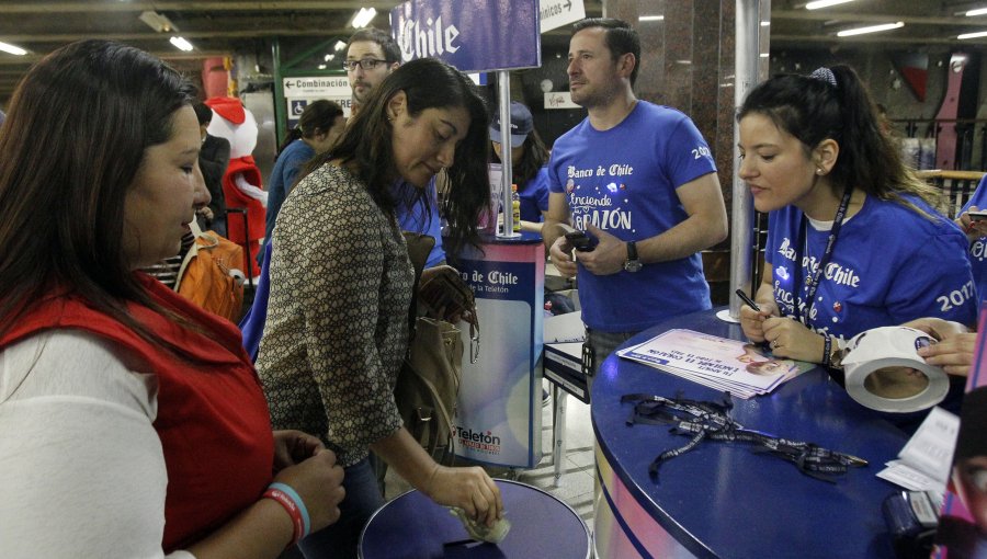 Teletón 2017: Ya abrieron cajas auxiliares del Banco de Chile en el Metro