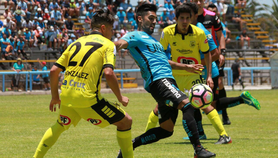 Deportes Iquique vuelve a los abrazos tras derrotar a San Luis en Cavancha