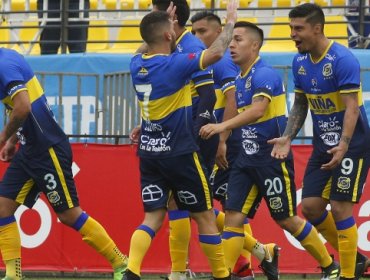 Everton superó a Antofagasta pero se olvidó de ser campeón