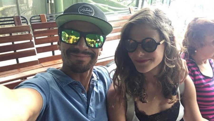 Chapu y Montserrat Ballarín confirman relación de pololeo con foto en redes sociales