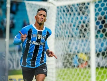 Lucas Barrios ante opción de volver a Colo Colo: "Soy feliz en el Gremio"