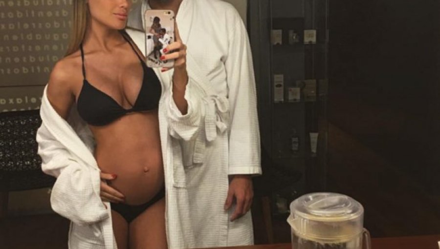 Sensual imagen de Gala Caldirola junto a Mauricio Isla y las 25 semanas de embarazo de su hijo
