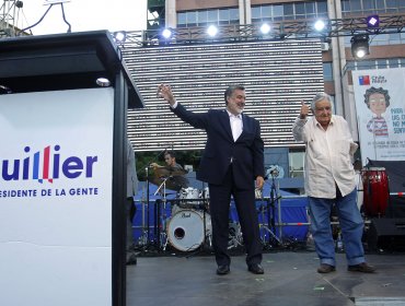 Guillier realizó cierre de campaña en Valparaíso en compañía de Pepe Mujica