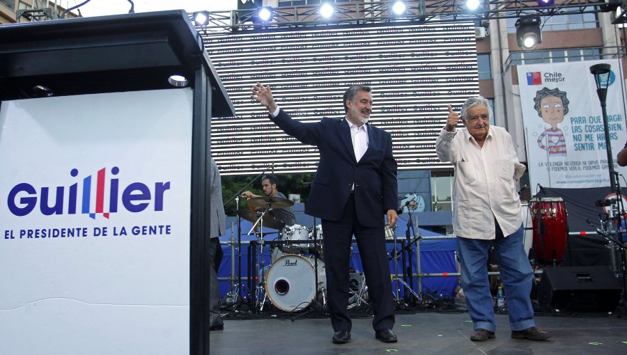 Guillier realizó cierre de campaña en Valparaíso en compañía de Pepe Mujica