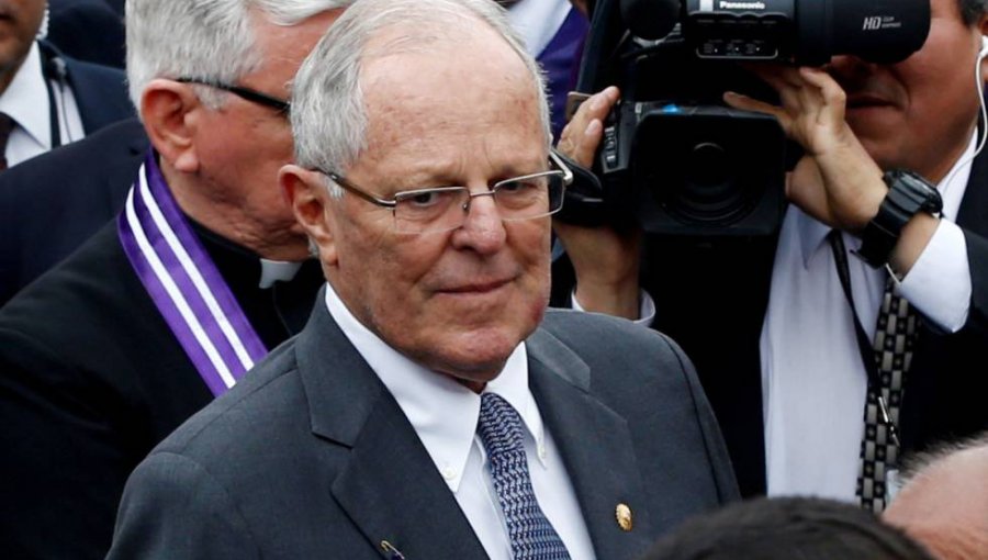 Oposición peruana pide en Congreso remover a Kuczynski por "incapacidad moral"