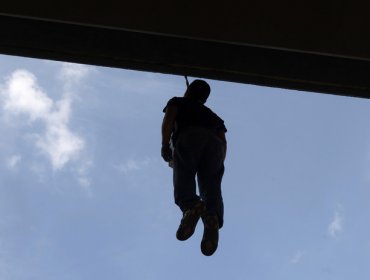 México: Seis cuerpos amanecen colgando de tres puentes en Baja California Sur