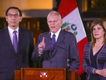 Presidente de Perú dice que democracia está bajo amenaza ante posible destitución
