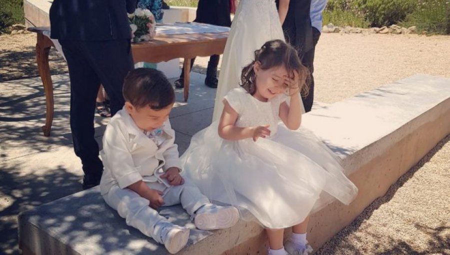 Fotos del intimo matrimonio de Eduardo Vargas y Daniela Colett