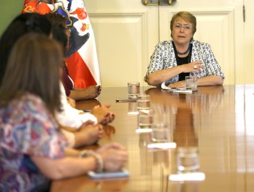 Bachelet se reunió con dirigentes del campamento Manuel Bustos de Viña del Mar