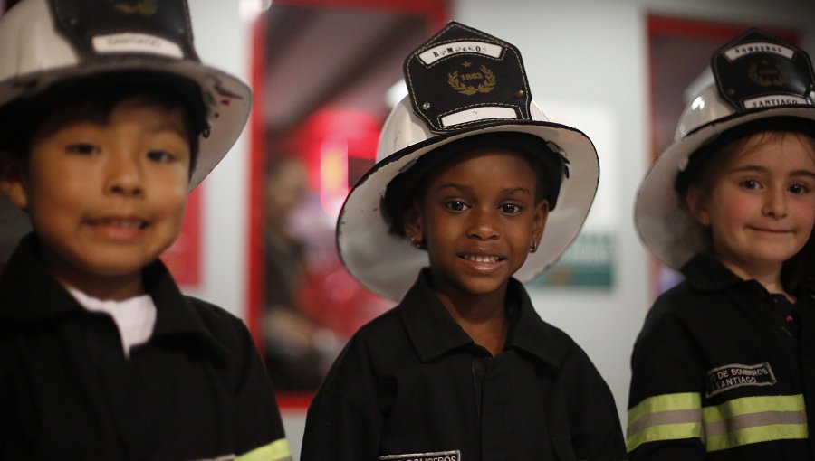 Unos 150 niños migrantes participan de la Navidad Intercultural en Kidzania